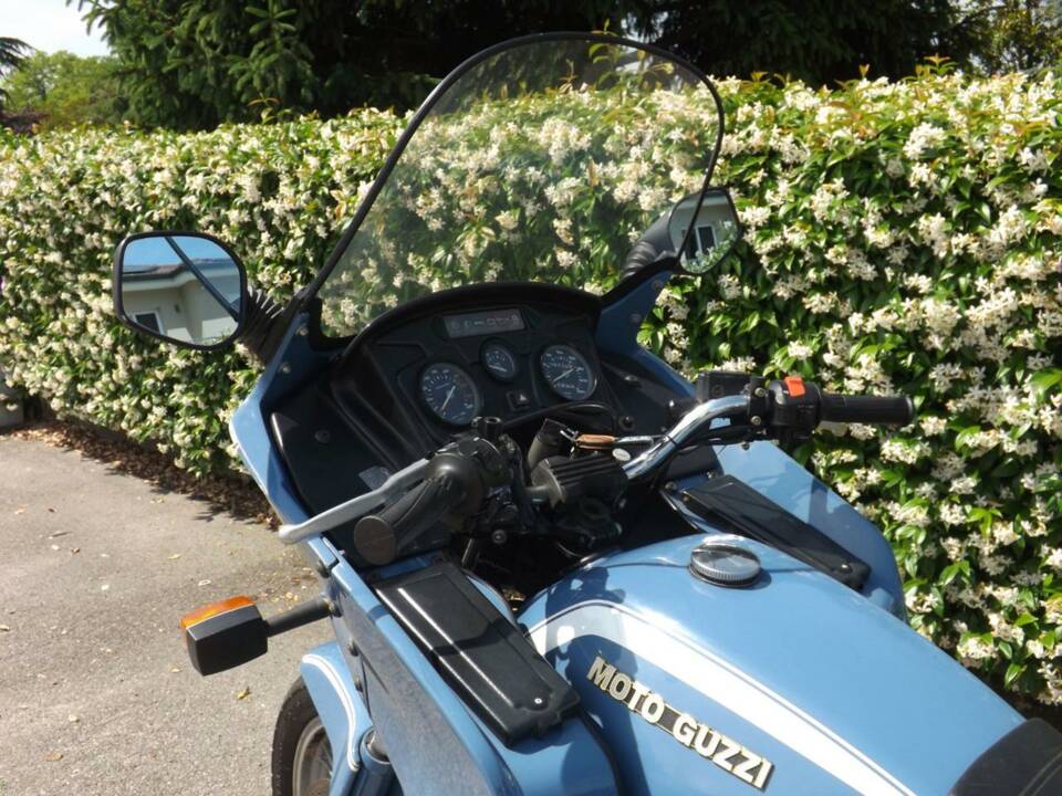 Image 14/50 of Moto Guzzi DUMMY (1994)