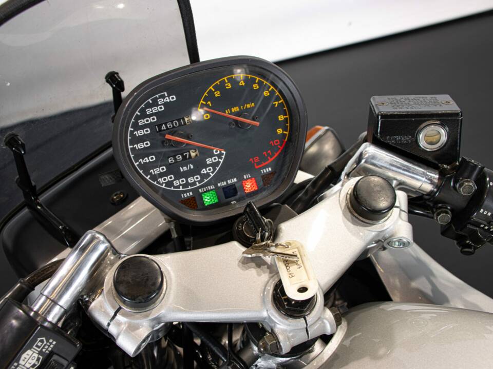 Image 46/50 de Suzuki GSX 750S Katana (1982)