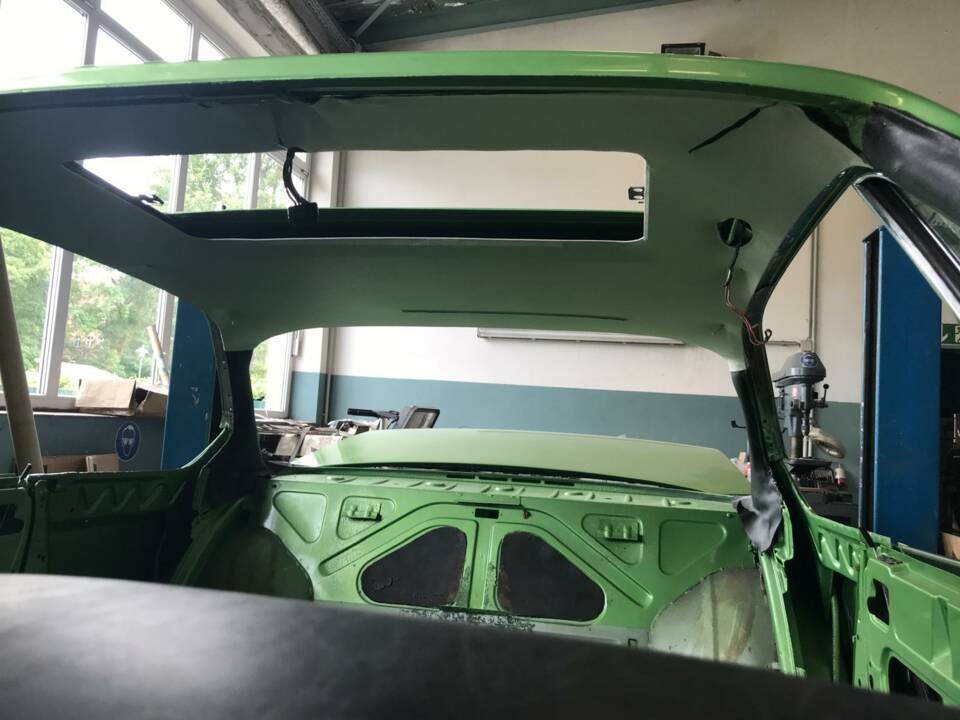Image 41/43 of BMW 2,5 CS (1975)