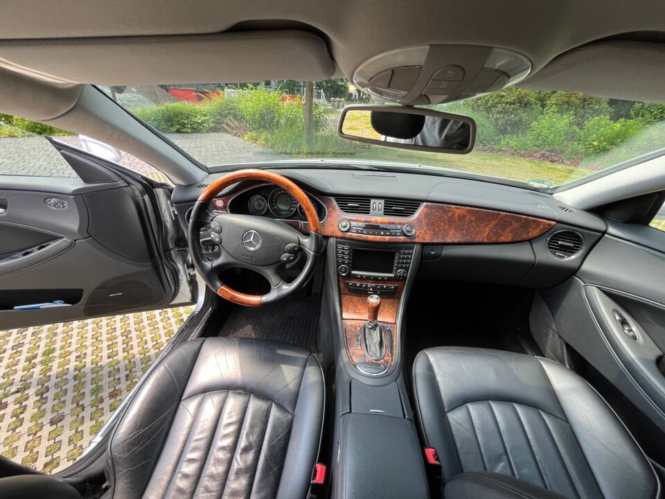 Afbeelding 12/16 van Mercedes-Benz CLS 350 (2005)
