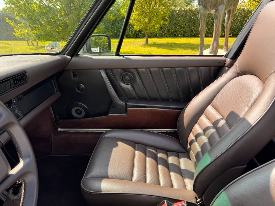 Image 46/88 of Porsche 911 Carrera 3.2 (1985)