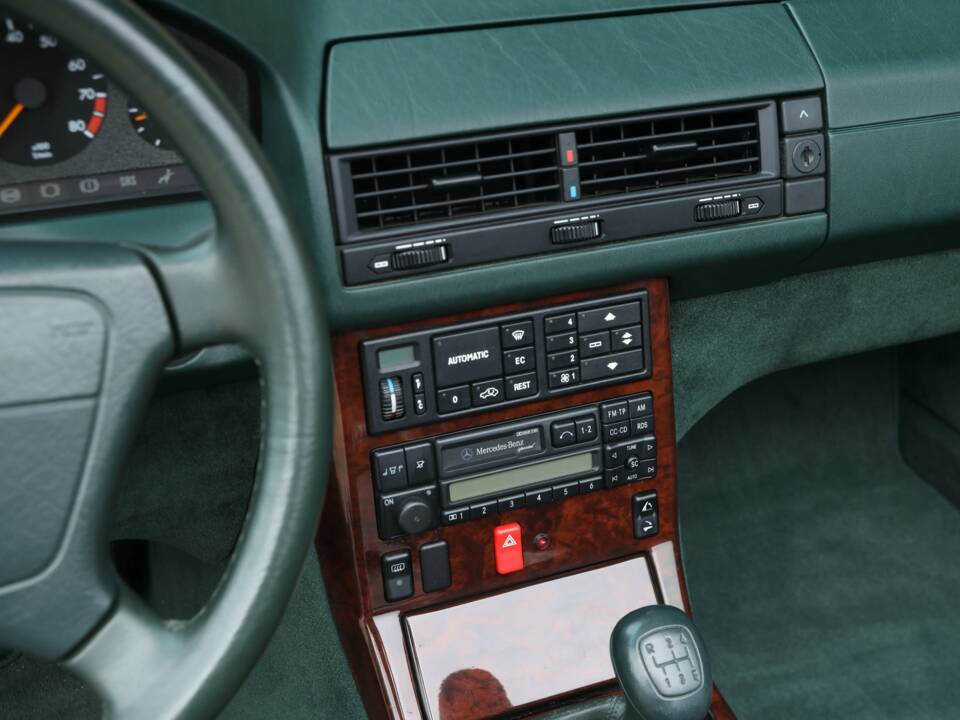 Image 49/50 of Mercedes-Benz 300 SL-24 (1992)