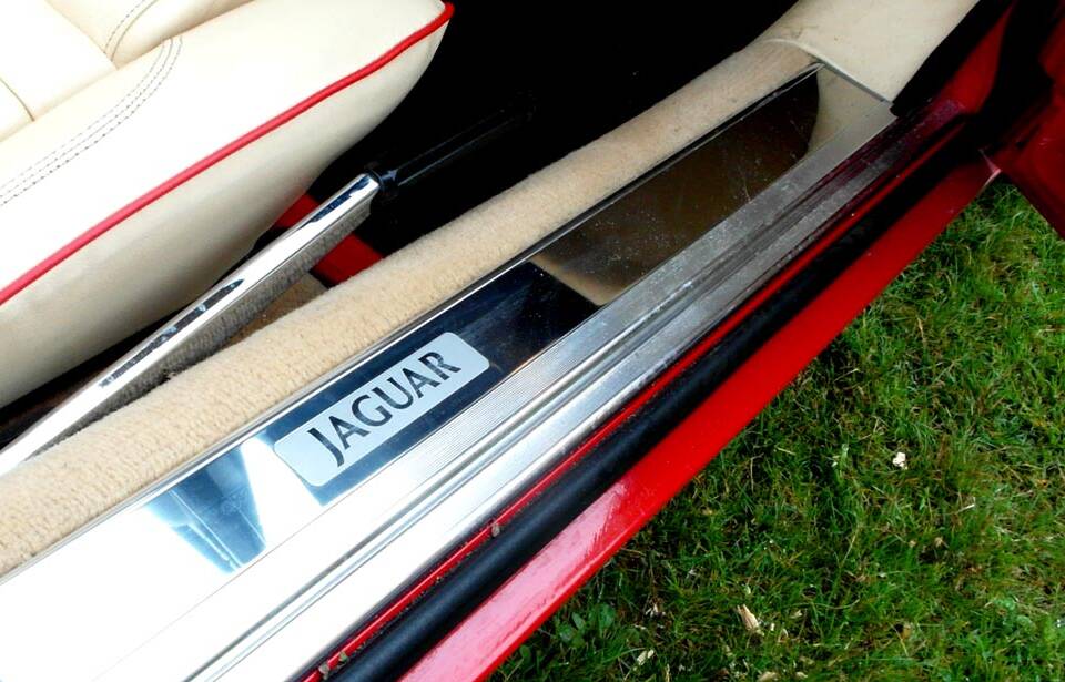 Image 6/15 of Jaguar XJ-S Convertible (1989)
