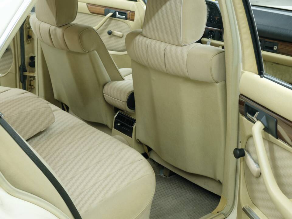 Bild 36/50 von Mercedes-Benz 280 S (1982)