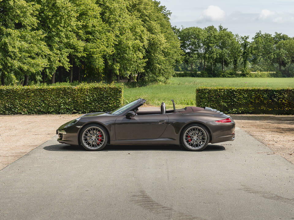 Image 4/28 de Porsche 911 Carrera S (2012)