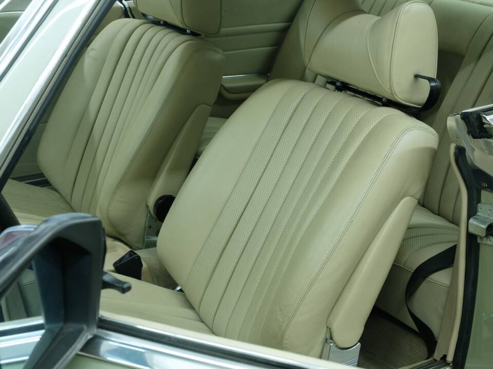 Image 13/50 de Mercedes-Benz 450 SLC 5,0 (1978)
