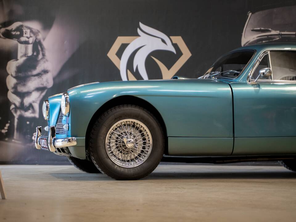 Image 19/82 of Aston Martin DB 2/4 Mk I (1953)