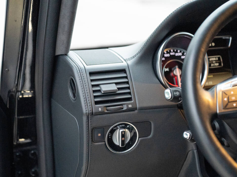 Image 49/76 of Mercedes-Benz G 65 AMG (2013)