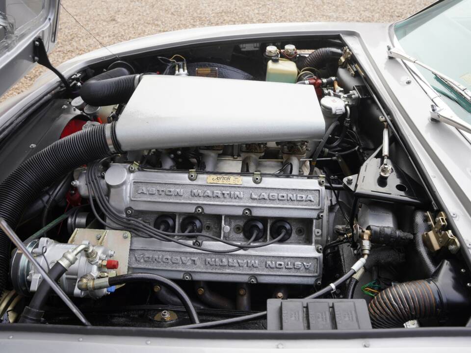 Bild 4/50 von Aston Martin V8 (1974)