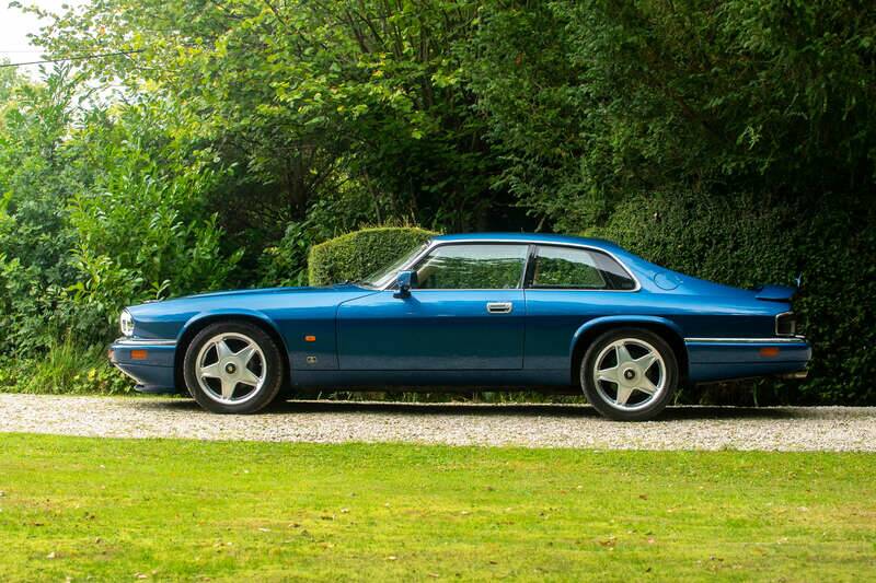 Image 19/50 of Jaguar XJS 4.0 Celebration (1994)