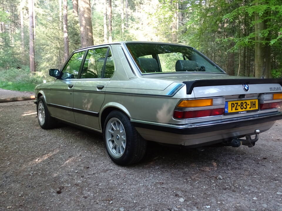Image 3/41 of BMW 528i (1986)