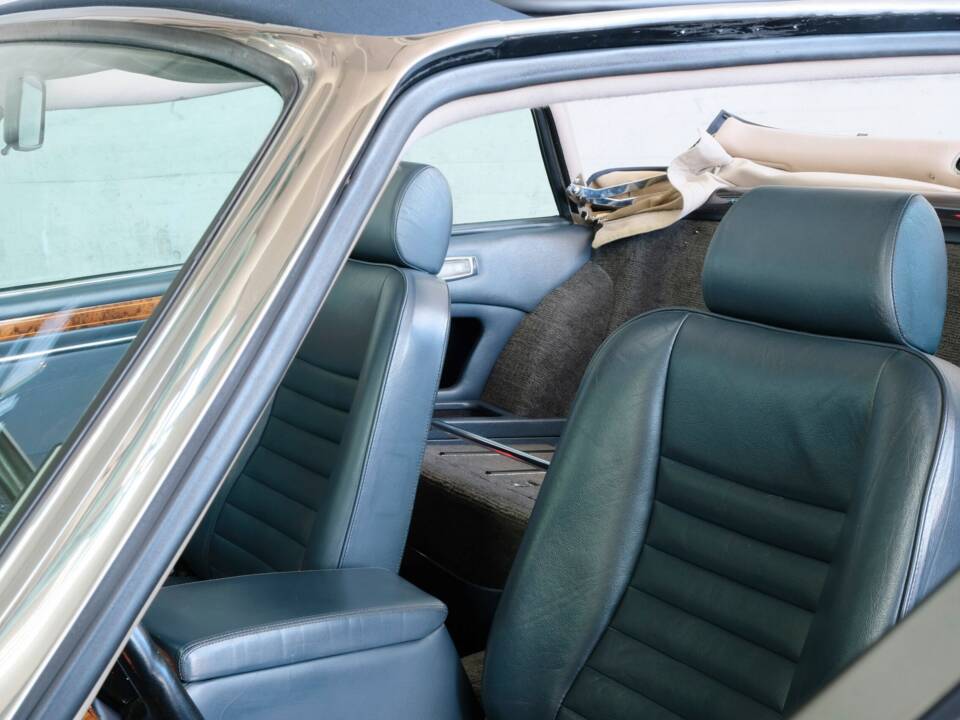 Image 22/47 of Jaguar XJ-SC 5.3 (1987)