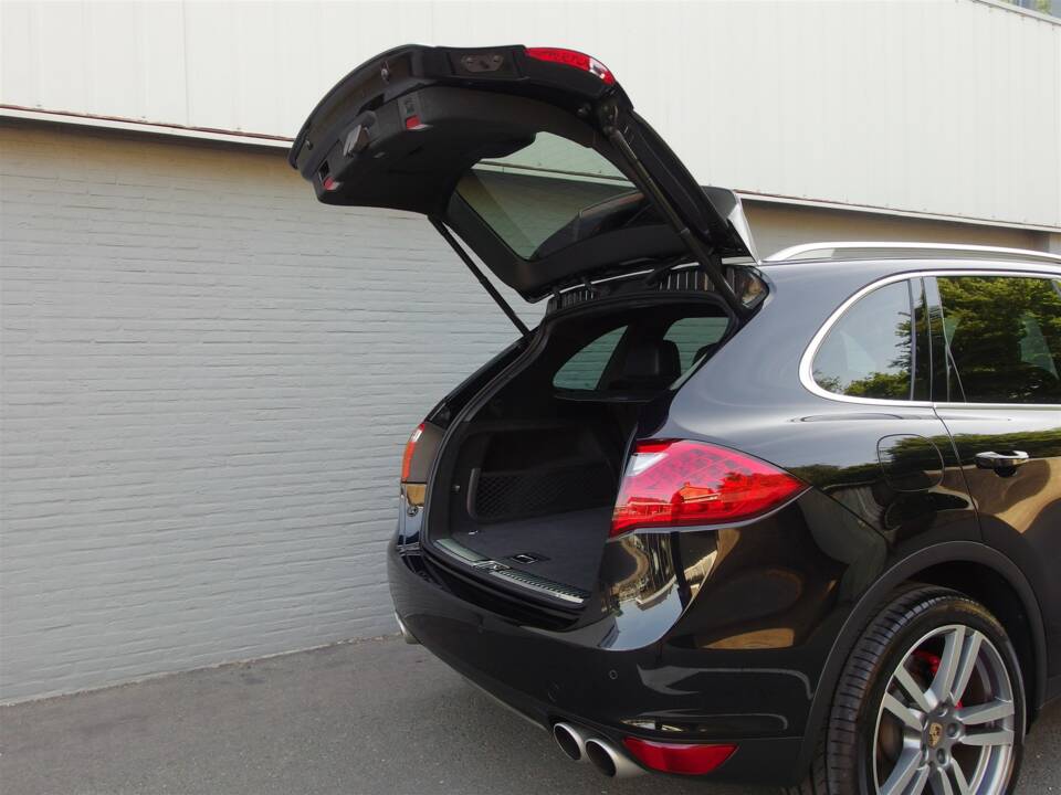 Bild 78/98 von Porsche Cayenne Turbo (2010)