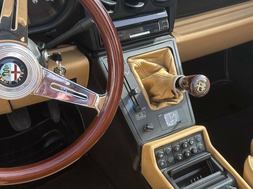 Image 41/50 of Alfa Romeo 2.0 Spider (1991)