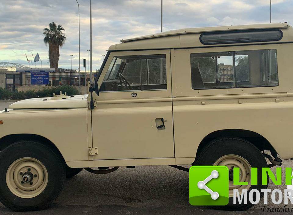 Image 7/10 de Land Rover Defender 110 Turbo Diesel (1983)