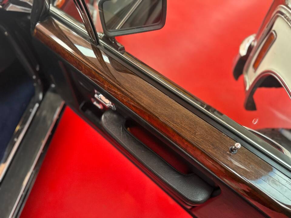 Image 21/37 of Bentley Turbo R (1989)