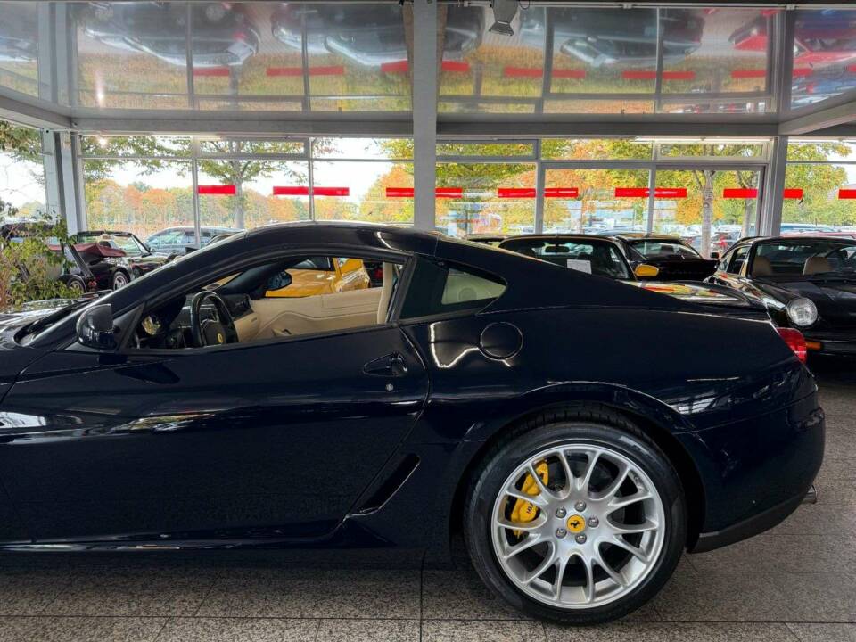 Bild 29/40 von Ferrari 599 GTB (2009)