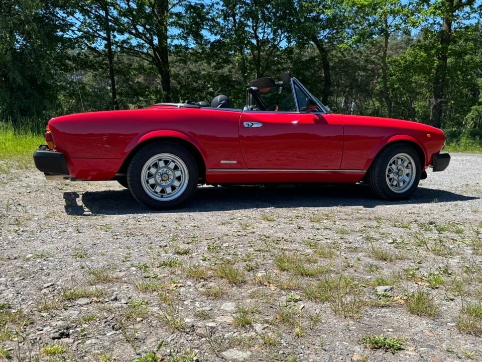 Afbeelding 5/100 van FIAT 124 Pininfarina Spidereuropa (1982)