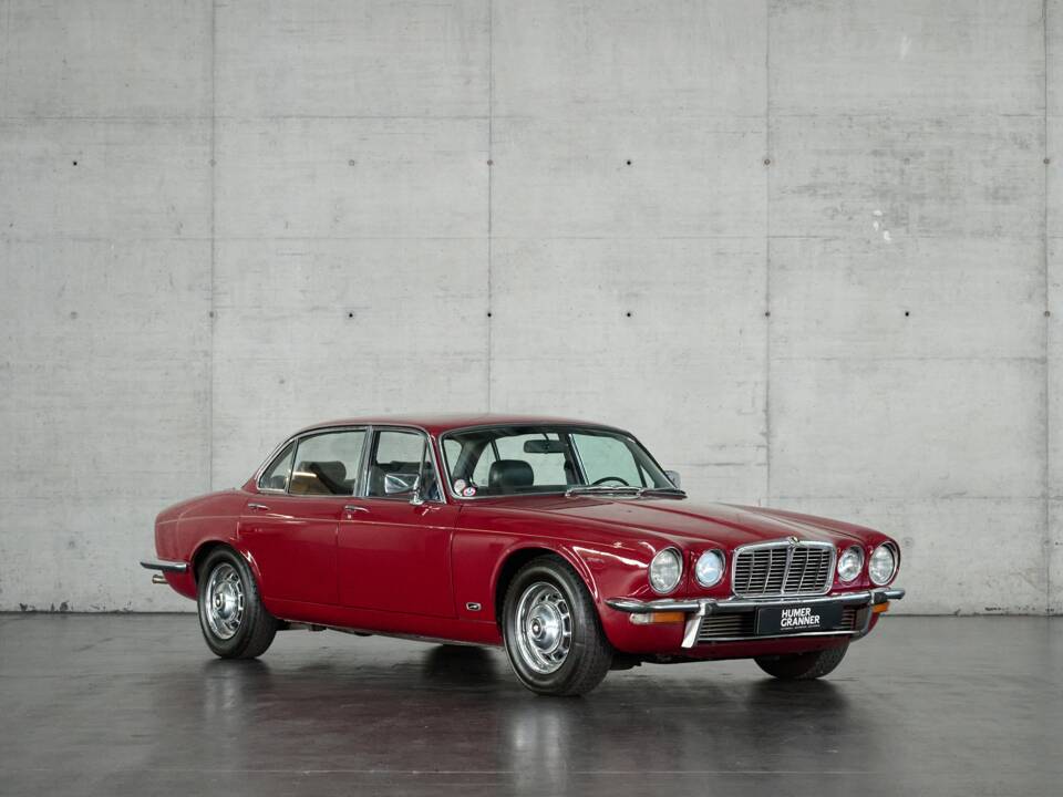 Bild 21/50 von Jaguar XJ 6 L 4.2 (1974)