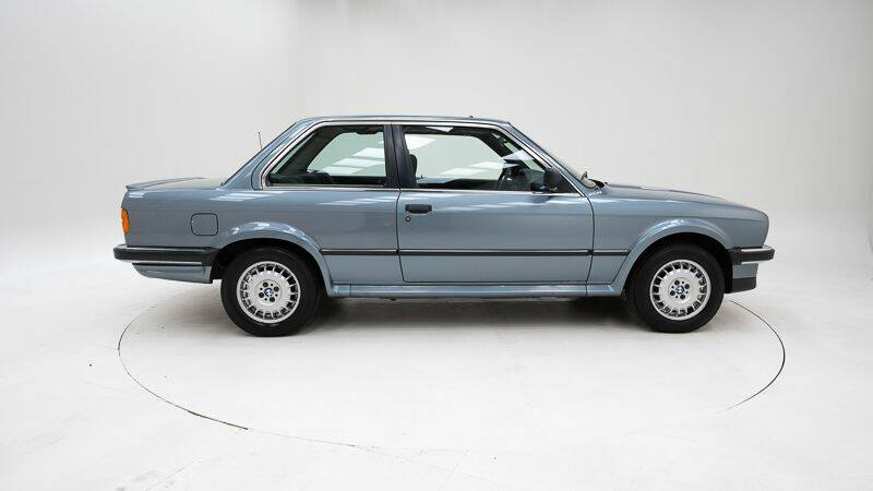 Image 9/15 of BMW 325ix (1987)