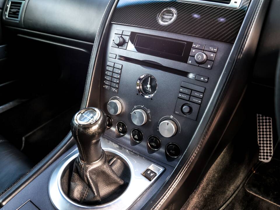 Image 23/30 de Aston Martin V8 Vantage (2007)