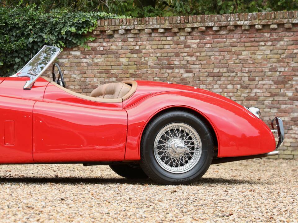 Image 16/50 of Jaguar XK 120 SE OTS (1954)