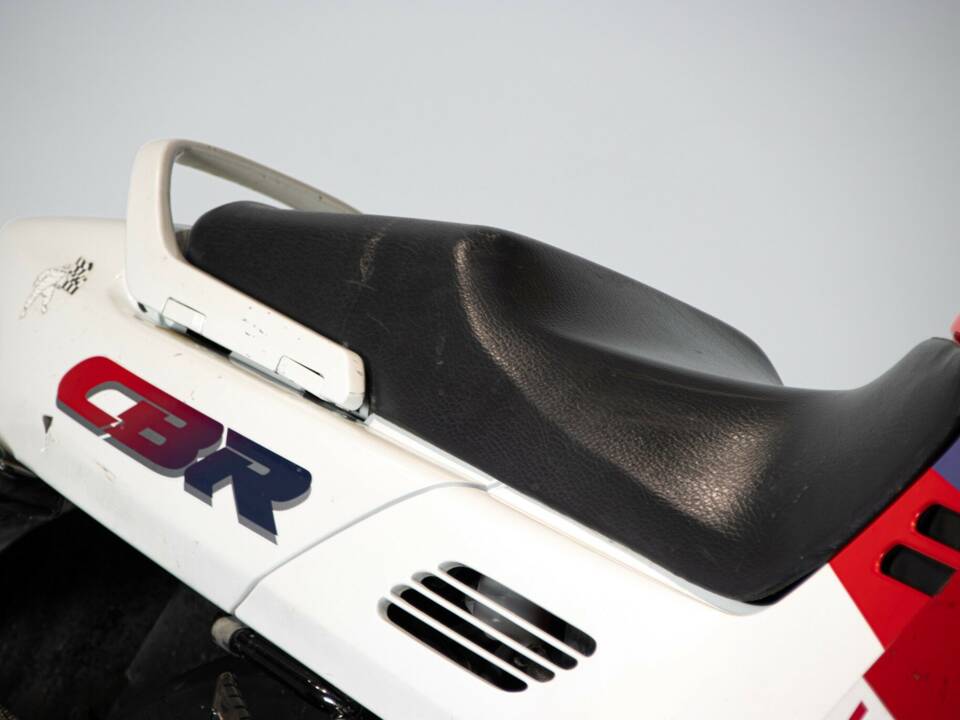 Immagine 9/49 di Honda CBR 1000 RR Fireblade (1995)