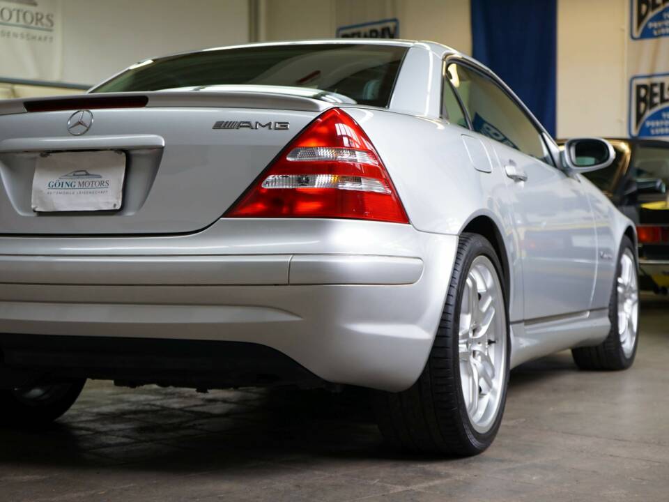 Immagine 13/50 di Mercedes-Benz SLK 32 AMG (2002)