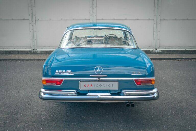 Image 16/54 de Mercedes-Benz 280 SE 3,5 (1968)