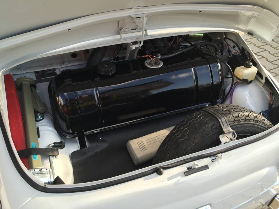 Bild 10/23 von FIAT 500 L (1970)