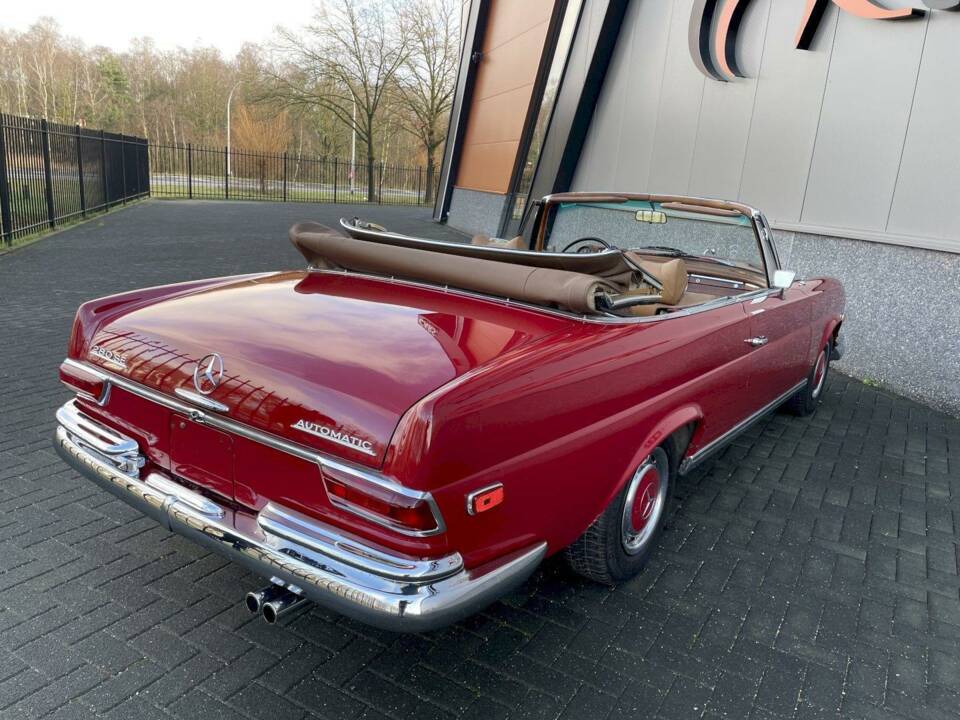 Image 9/36 of Mercedes-Benz 280 SE (1969)