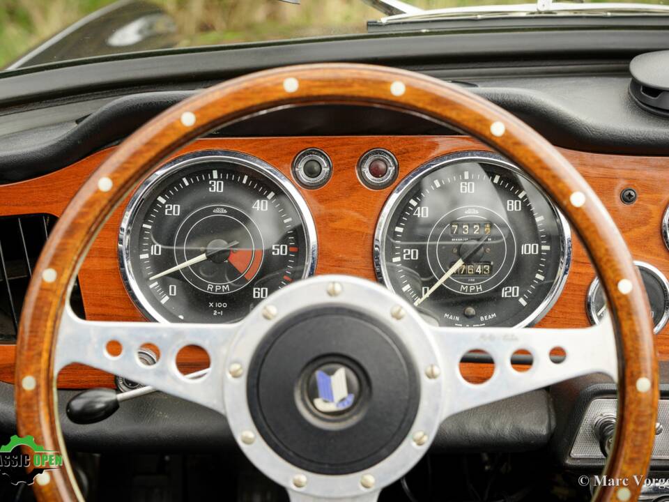 Image 6/37 of Triumph TR 4 (1965)