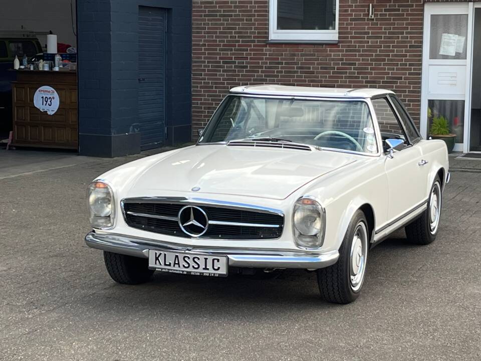 Immagine 6/18 di Mercedes-Benz 280 SL (1970)