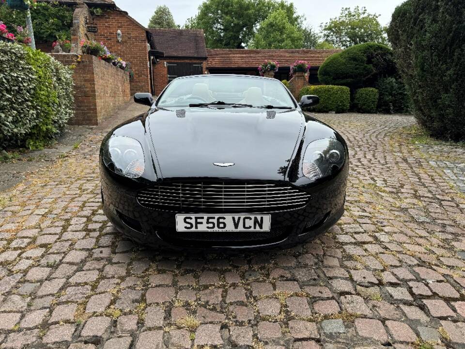 Image 2/32 of Aston Martin DB 9 Volante (2006)