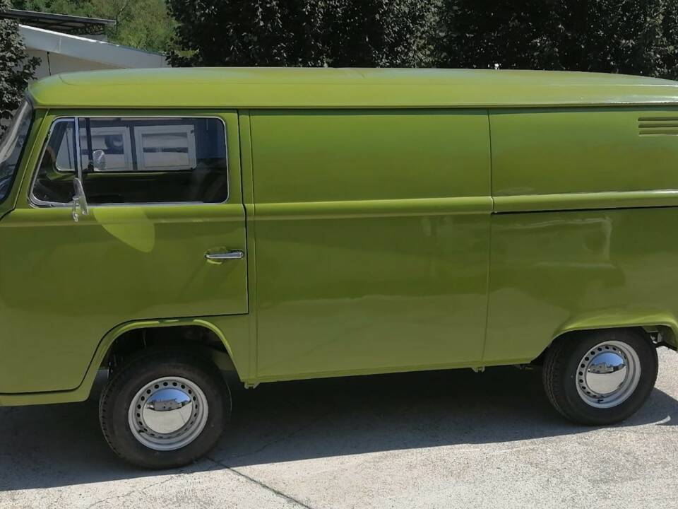 Image 1/19 de Volkswagen T2b panel van (1979)