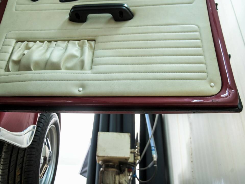 Image 47/50 of Volkswagen Beetle 1303 LS (1977)