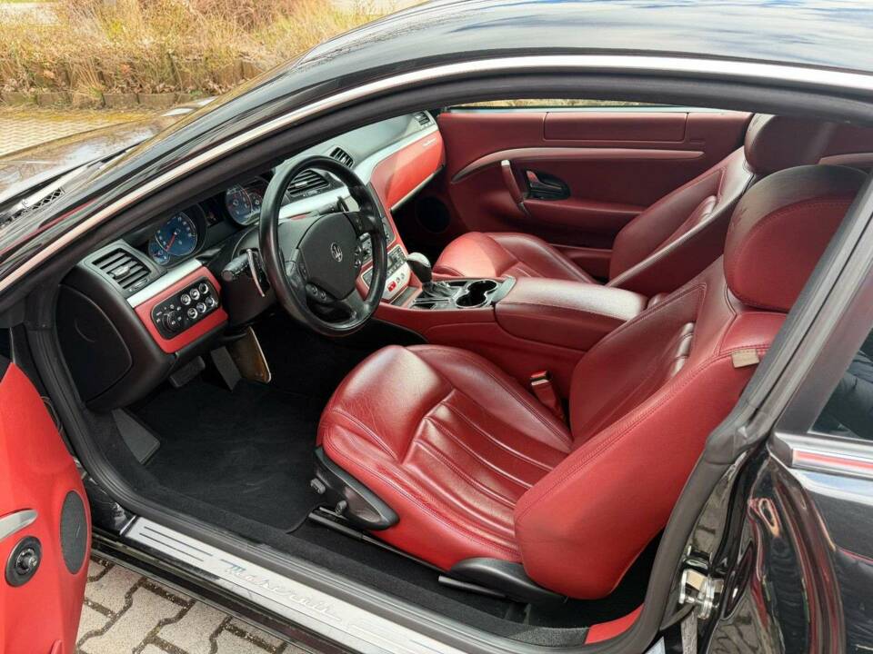 Bild 10/21 von Maserati GranTurismo 4.2 (2007)