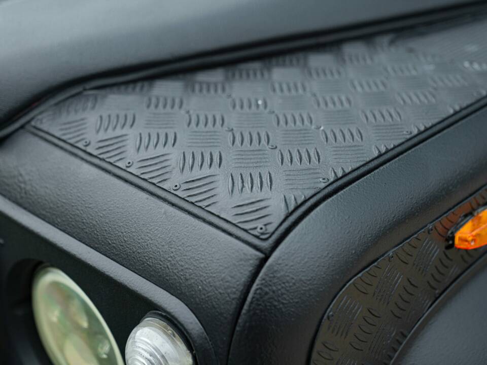 Image 23/50 of Land Rover 90 (1985)