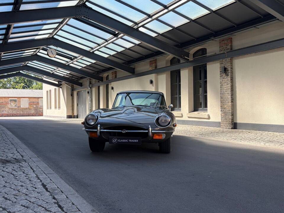 Image 2/81 de Jaguar Type E (2+2) (1969)