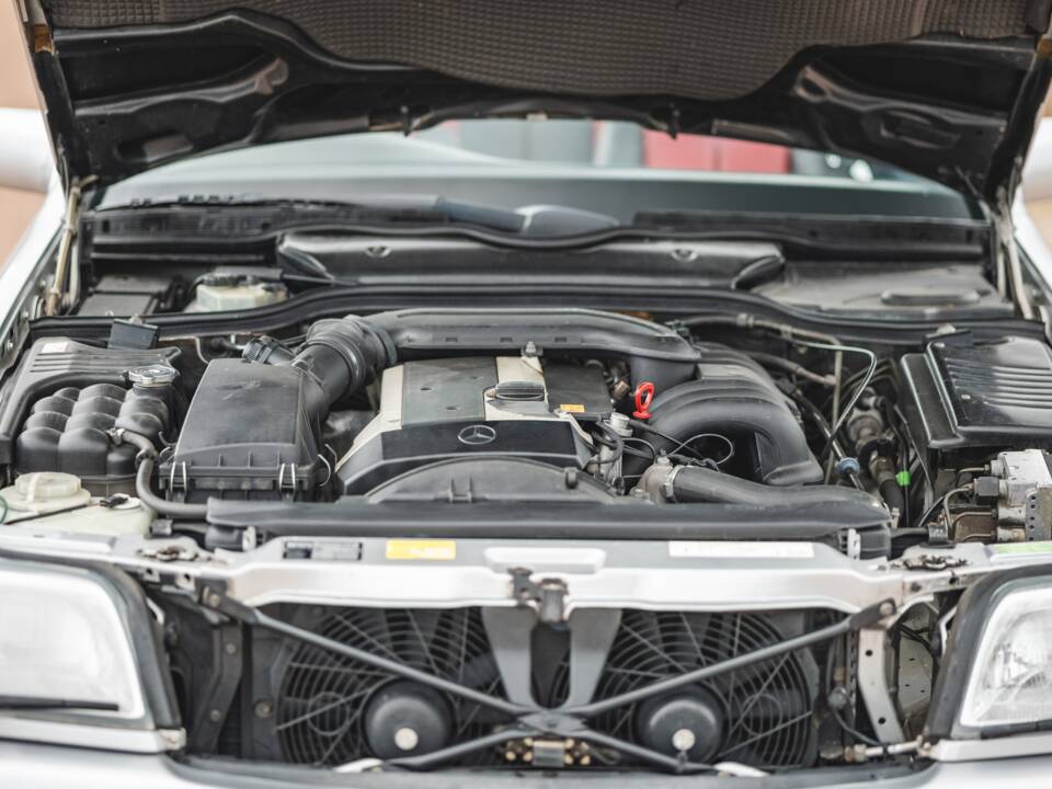 Immagine 42/42 di Mercedes-Benz SL 320 (1995)