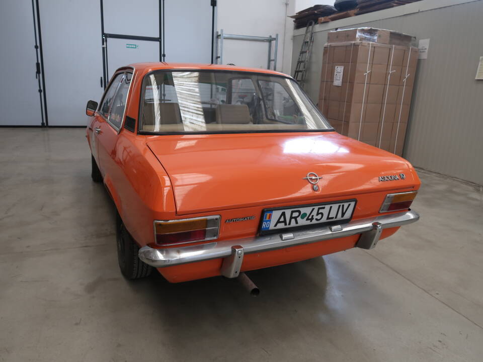 Bild 25/67 von Opel Ascona Caravan 1,9 S (1975)