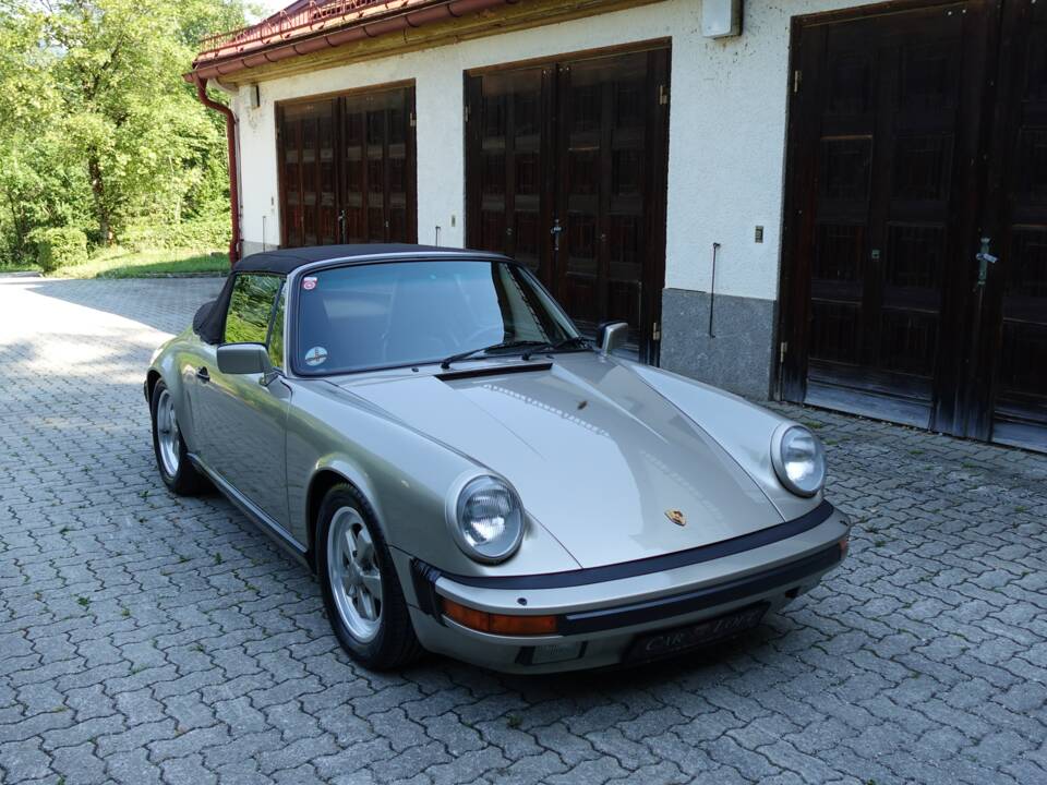 Image 2/40 of Porsche 911 Carrera 3.2 (1986)