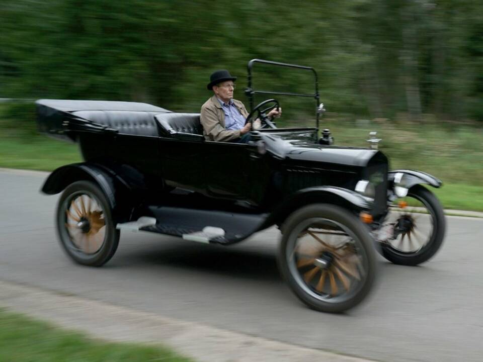 Bild 7/8 von Ford Modell T Touring (1926)