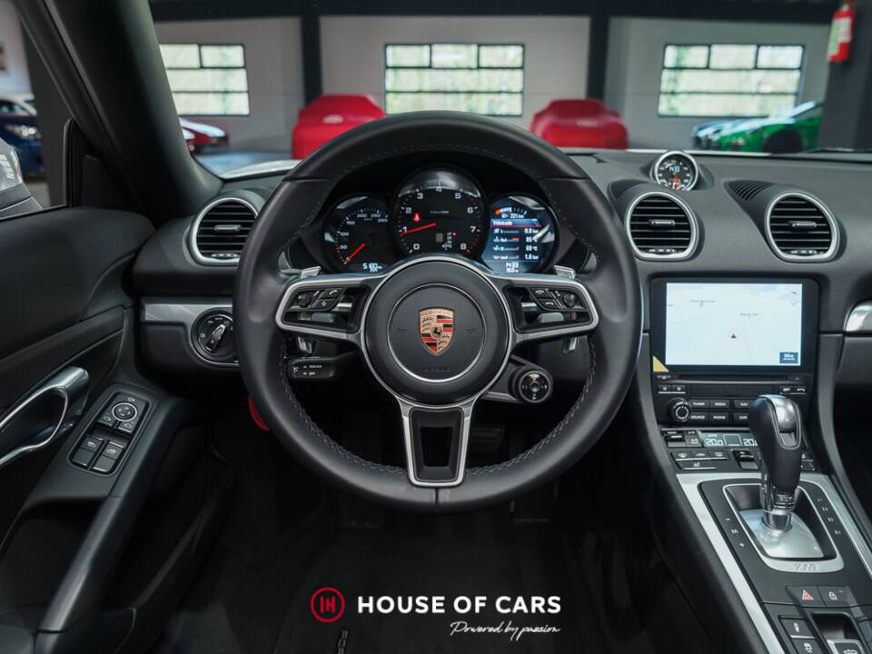 Image 17/25 of Porsche 718 Boxster (2023)