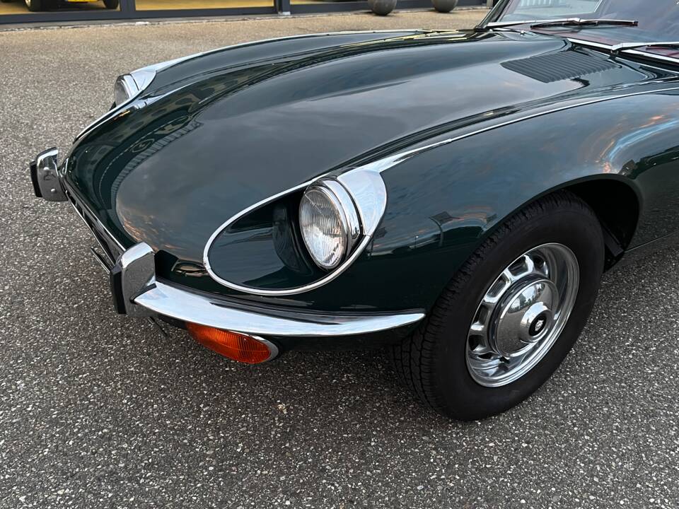 Image 39/46 de Jaguar Type E V12 (2+2) (1972)