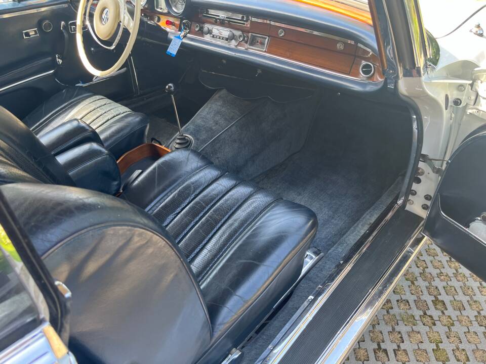 Bild 16/29 von Mercedes-Benz 280 SE (1968)