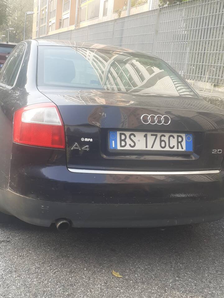 Bild 4/7 von Audi A4 2.0 (2001)