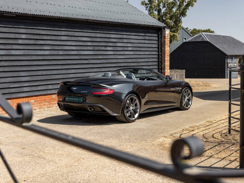 Imagen 56/57 de Aston Martin Vanquish Volante (2015)