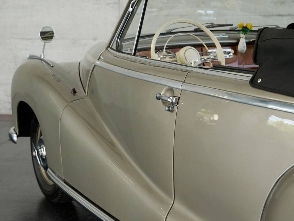 Immagine 21/50 di BMW 502 Baur (1955)