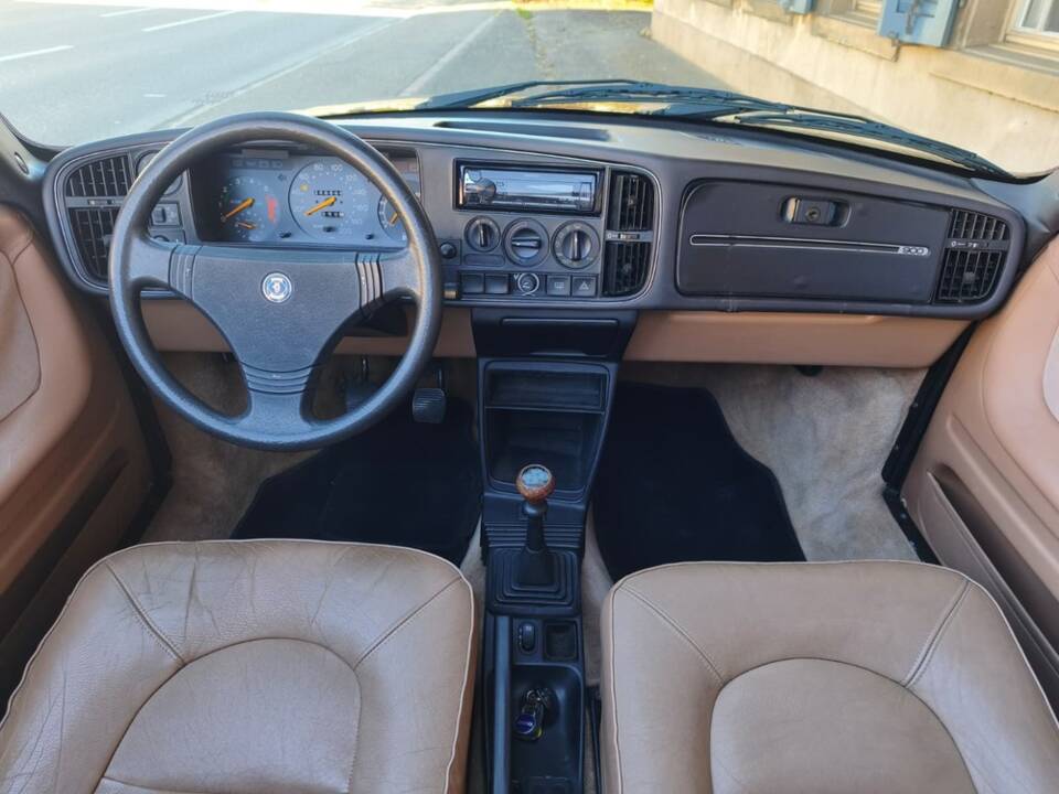Image 13/24 of Saab 900 2.1 i 16V (1991)